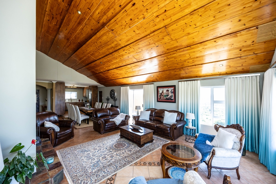 5 Bedroom Property for Sale in Gonubie North Eastern Cape